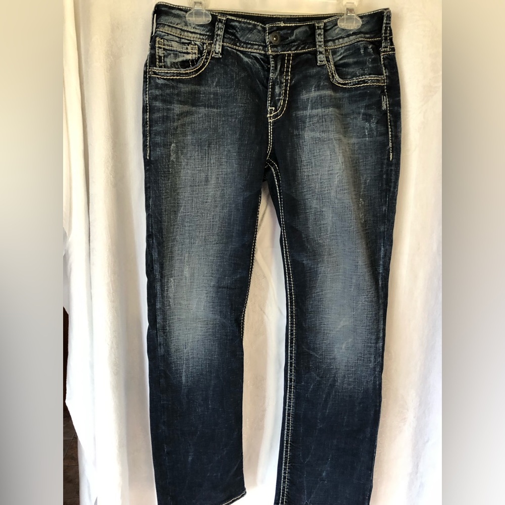 Silver jeans in excellent condition.  Worn once.